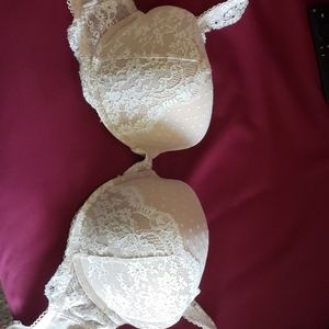 36DD Victoria's secret bra
